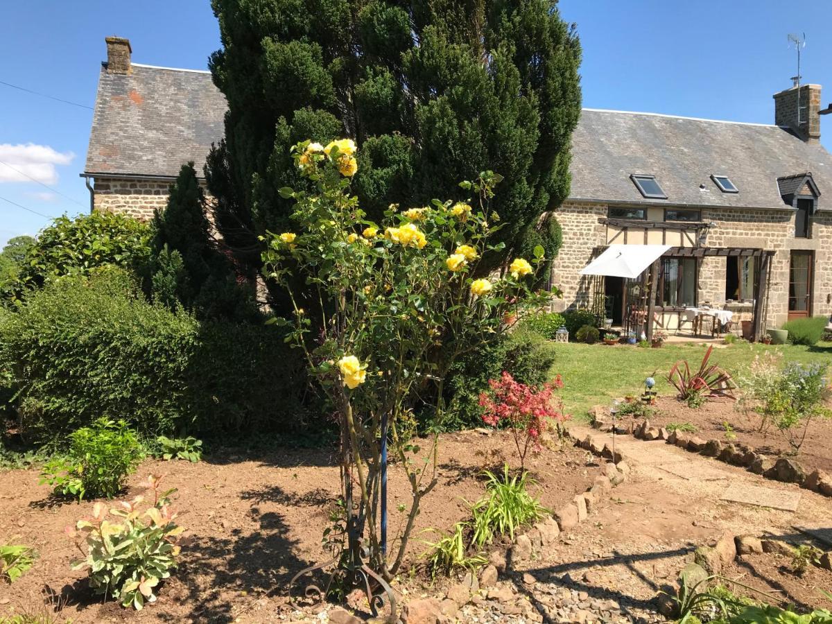Le Jardin Des Fees Bed & Breakfast Savigny-le-Vieux Екстериор снимка