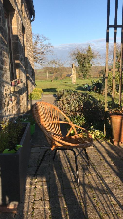 Le Jardin Des Fees Bed & Breakfast Savigny-le-Vieux Екстериор снимка
