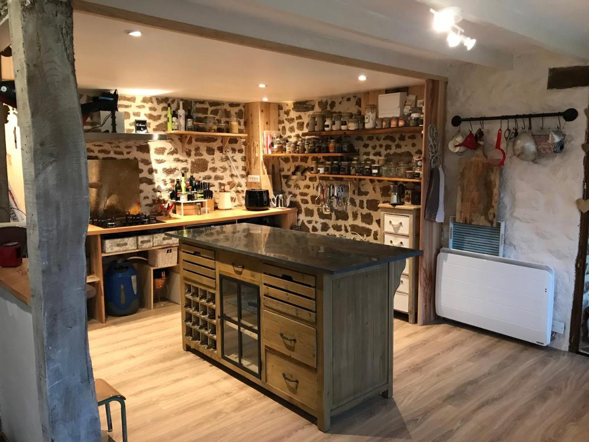 Le Jardin Des Fees Bed & Breakfast Savigny-le-Vieux Екстериор снимка