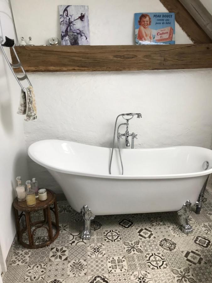 Le Jardin Des Fees Bed & Breakfast Savigny-le-Vieux Екстериор снимка