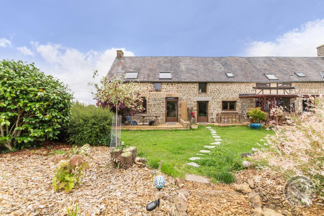 Le Jardin Des Fees Bed & Breakfast Savigny-le-Vieux Екстериор снимка