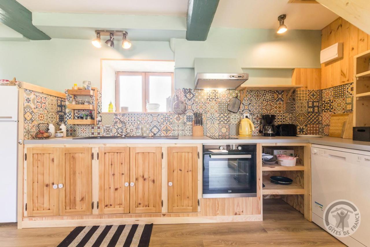 Le Jardin Des Fees Bed & Breakfast Savigny-le-Vieux Екстериор снимка