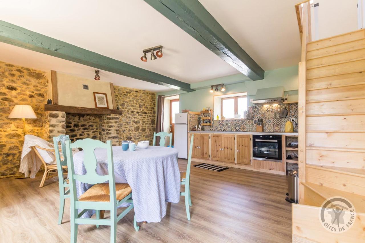 Le Jardin Des Fees Bed & Breakfast Savigny-le-Vieux Екстериор снимка
